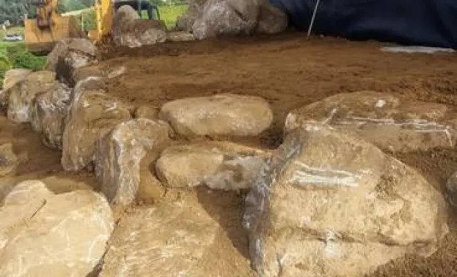 Travaux d'enrochement paysager, Sarrola-Carcopino, Fresi Terrassement